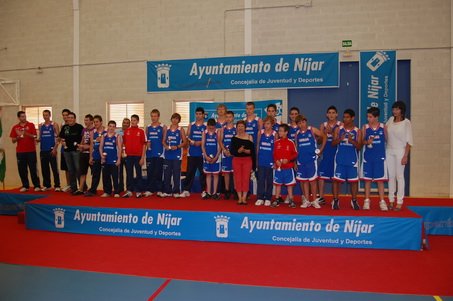 recogidadetrofeosdelaedmdebaloncestocategorainfantilycadete.jpg